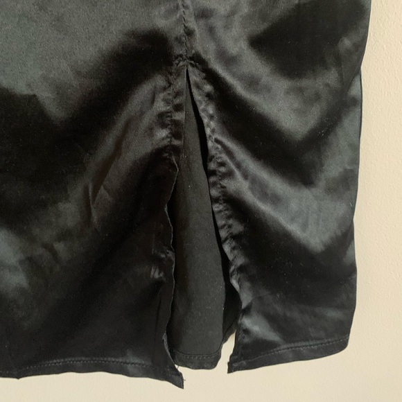 Black slip dress - Picture 2 of 3